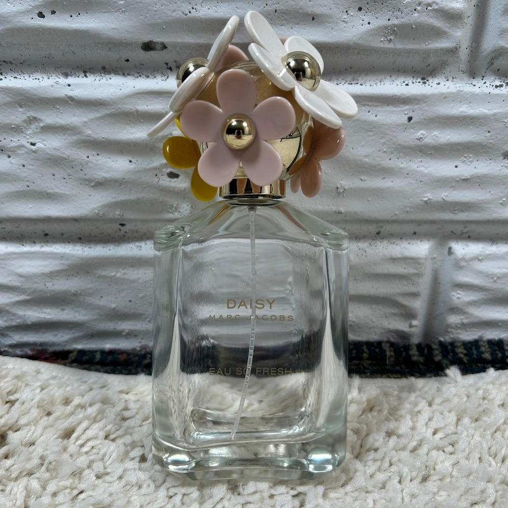 Marc Jacobs Daisy Eau So Fresh EMPTY Perfume Bottle 4.2oz Clear Floral Cap